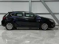 Used Vauxhall Astra 115 HP (84 kW) 2013 Black Hatchback