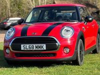 Used Mini ONE Hatch 102 HP (75 kW) 2018 Red Hatchback