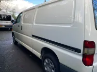 Usado Toyota HiAce 109 HP (80 kW) 2004 Branco Van