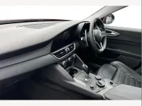 Used Alfa Romeo Giulia Edizione Speciale 180 HP (132 kW) 2018 Red Sedan