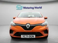 Used Renault Clio Iconic 90 HP (66 kW) 2021 Orange Hatchback