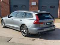 Usado Volvo V60 Momentum 163 HP (119 kW) 2020 Cinzento Carrinha