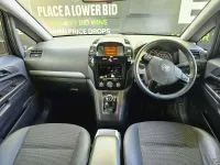 Usado Vauxhall Zafira Design Edition 120 CV (88 kW) 2011 Plateado Monovolumen