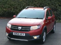 Used Dacia Sandero Lauréate 90 HP (66 kW) 2014 Red Hatchback