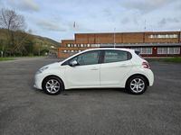 used Peugeot 208 1.4 e-HDi Active 5dr Auto £0 tax 75mpg white
