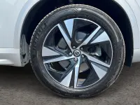 Begagnad Volvo XC90 Plus 235 HK (172 kW) 2023 Silver SUV
