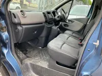 Used Renault Trafic Business 125 HP (91 kW) 2017 Blue MPV