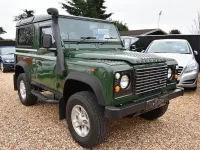 Used Land Rover Defender 120 HP (88 kW) 2009 Green/white Estate
