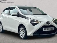 Used Toyota Aygo X-play 72 HP (52 kW) 2019 White flash Hatchback