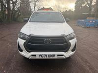Used Toyota HiLux Active 150 HP (110 kW) 2021 White Pickup