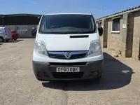 Used Vauxhall Vivaro 115 HP (84 kW) 2010 White MPV