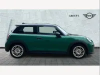 Used Mini Cooper Exclusive 200 HP (147 kW) 2024 Green Hatchback