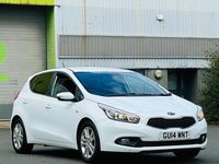 Begagnad Kia Ceed 2014 Vit Halvkombi