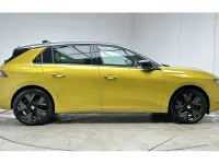 Used Vauxhall Astra 114 kW (156 HP) 2024 Electric yellow Hatchback