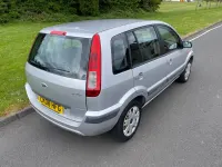 Używany Ford Fusion Style 68 KM (50 kW) 2008 Srebrny Hatchback