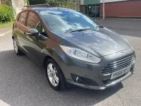 Begagnad Ford Fiesta Zetec 2016 Grå Halvkombi