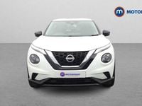 Usado Nissan Juke Acenta Premium 114 HP (83 kW) 2025 Branco SUV