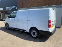 Usado Vauxhall Vivaro 2023 Branco Monovolume