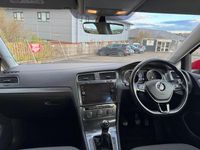 Used VW Golf VII SE 115 HP (84 kW) 2017 Red Hatchback