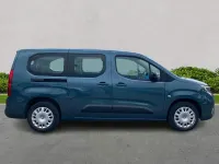 Second-hand Vauxhall Combo Design Edition 100 kW (136 CP) 2024 Albastru Monovolum