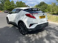 Used Toyota C-HR 122 HP (89 kW) 2017 White SUV