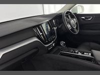 Used Volvo XC60 Momentum 187 HP (137 kW) 2019 White SUV