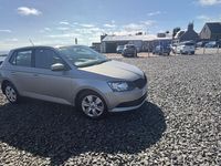 Usado Skoda Fabia 60 HP (44 kW) 2016 Bege Citadino