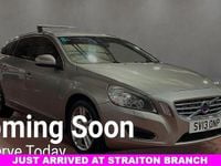 Usado Volvo V60 SE Lux 115 CV (84 kW) 2013 Dorado Familiar