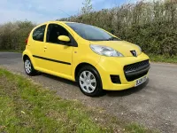 Second-hand Peugeot 107 68 CP (50 kW) 2009 Galben Hatchback
