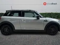 Begagnad Mini Cooper Classic 136 HK (100 kW) 2023 Silver Halvkombi