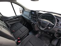 Used Ford Transit Custom Limited 130 HP (95 kW) 2021 White Van