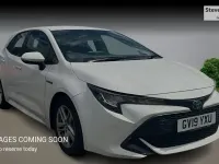 Used Toyota Corolla 122 HP (89 kW) 2019 White Hatchback