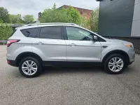Usado Ford Kuga Zetec 120 HP (88 kW) 2017 Prateado SUV