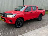Used Toyota HiLux Active 150 HP (110 kW) 2020 Red Pickup