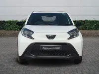 Used Toyota Aygo X PURE 72 HP (52 kW) 2024 White SUV