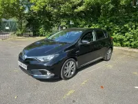 Używany Toyota Auris Hybrid 2018 Czarny Hatchback