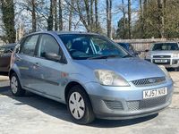 Usado Ford Fiesta Studio 75 CV (55 kW) 2007 Azul Utilitario