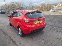 Used Ford Fiesta Zetec 82 HP (60 kW) 2014 Red Hatchback