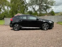 Used Volvo V40 152 HP (111 kW) 2019 Black Hatchback