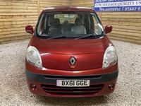 Usado Renault Kangoo Expression 105 HP (77 kW) 2011 Vermelho Monovolume