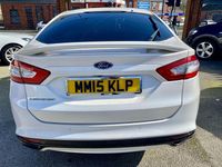 Used Ford Mondeo Titanium 180 HP (132 kW) 2015 White Hatchback