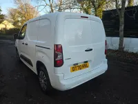Second-hand Vauxhall Combo Sportive 100 CP (73 kW) 2021 Alb Monovolum
