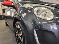 Usado Citroën C1 Feel 67 HP (49 kW) 2016 Cinzento Citadino