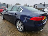 Begagnad Jaguar XE Portfolio 180 HK (132 kW) 2016 Blå Sedan