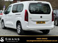 Second-hand Vauxhall Combo S 100 CP (73 kW) 2020 Alb Monovolum