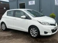 Used Toyota Yaris 99 HP (72 kW) 2013 White Hatchback