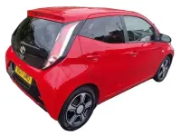Gebraucht Toyota Aygo X-clusiv 68 PS (50 kW) 2017 Rot Kleinwagen