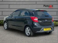 Usado Ford Ka Plus Zetec 84 CV (61 kW) 2017 Negro Utilitario