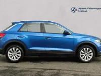 Used VW T-Roc SE 115 HP (84 kW) 2019 Blue SUV