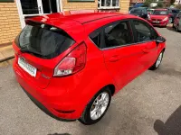 Used Ford Fiesta Zetec 82 HP (60 kW) 2015 Red Hatchback